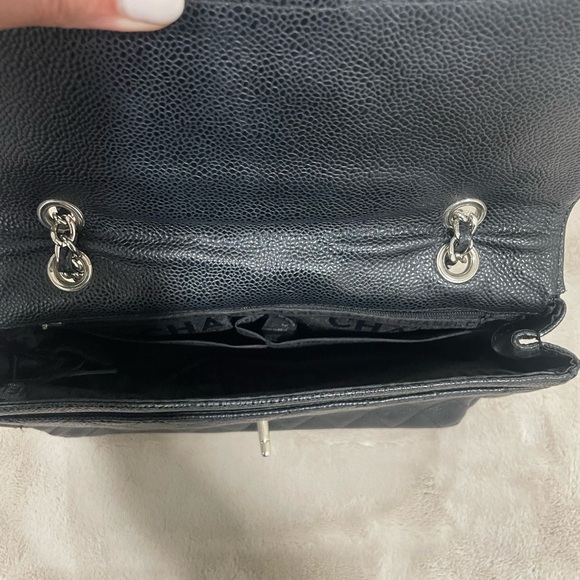 Vintage Classic Caviar Chanel bag 2005-2006 authentic med size. - Picture 5 of 9